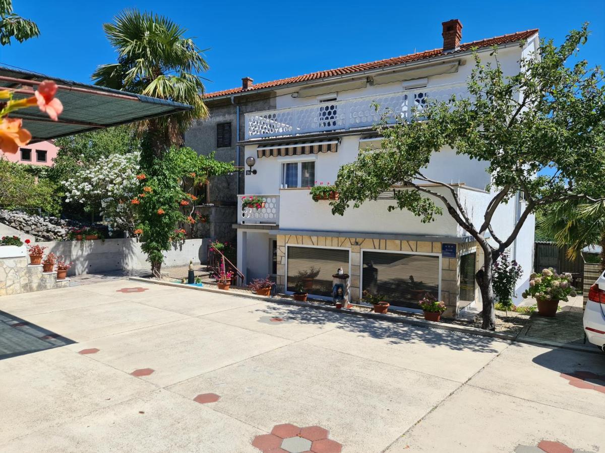 Apartment Cutul Salatić Exteriér fotografie