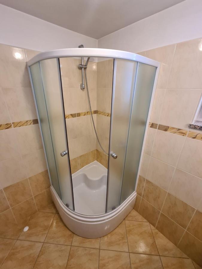 Apartment Cutul Salatić Exteriér fotografie